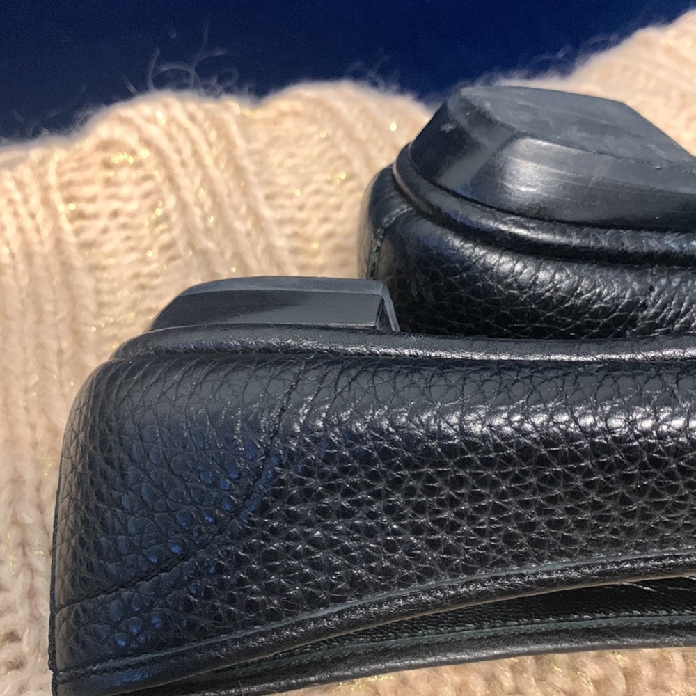 Authentic Louis Vuitton flats.  7-1/2 - Picture 10 of 12